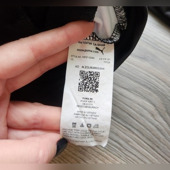 Puma Black & white Zip Up Track Jacket size 3t - Picture 3 of 6